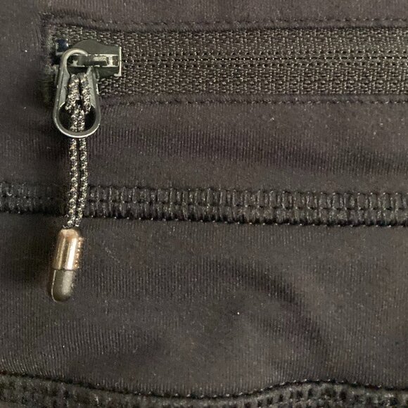 Lululemon black carpi workout pants with bag - Picture 4 of 6